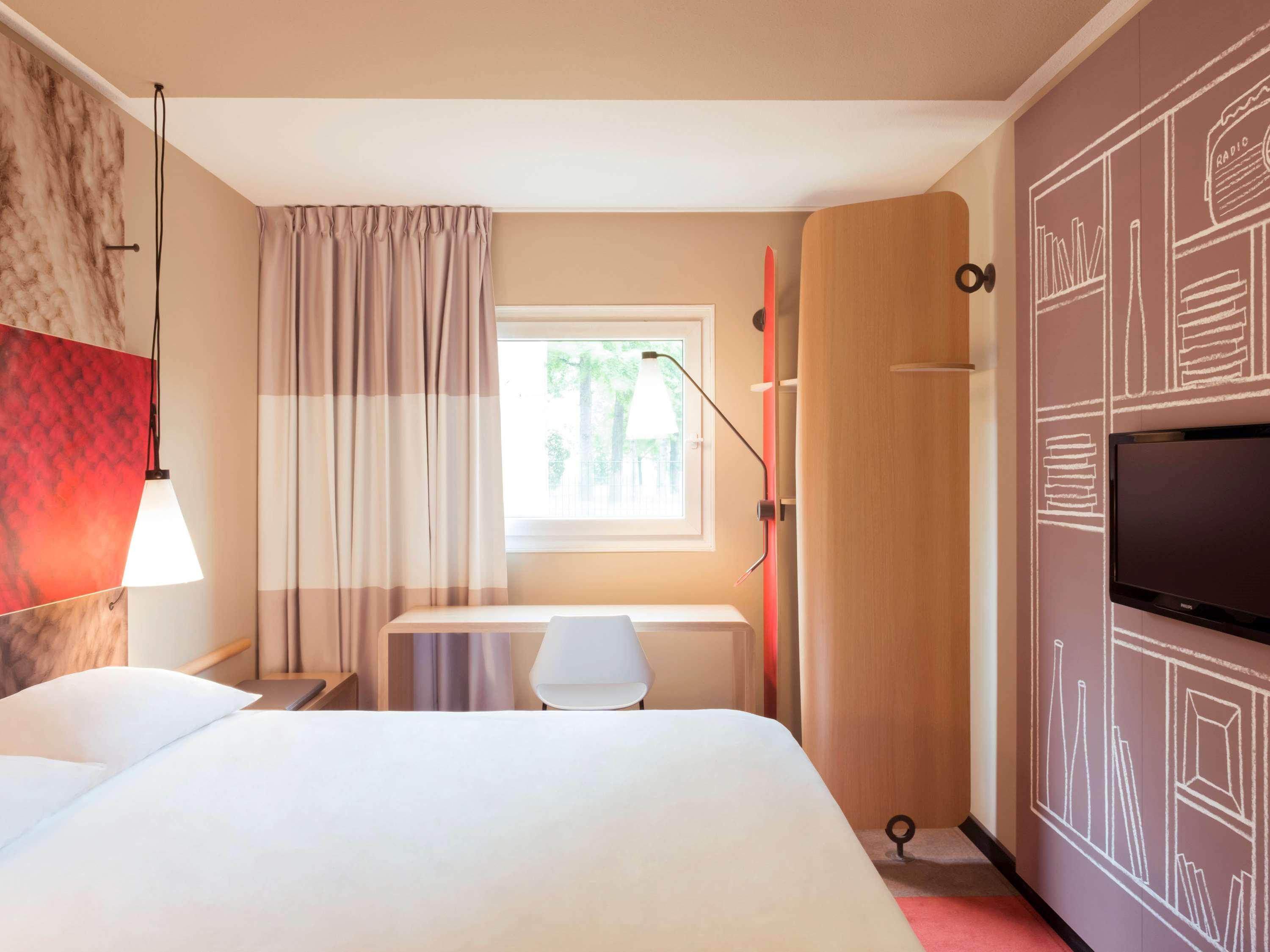 Hotel Ibis Warszawa Ostrobramska Extérieur photo