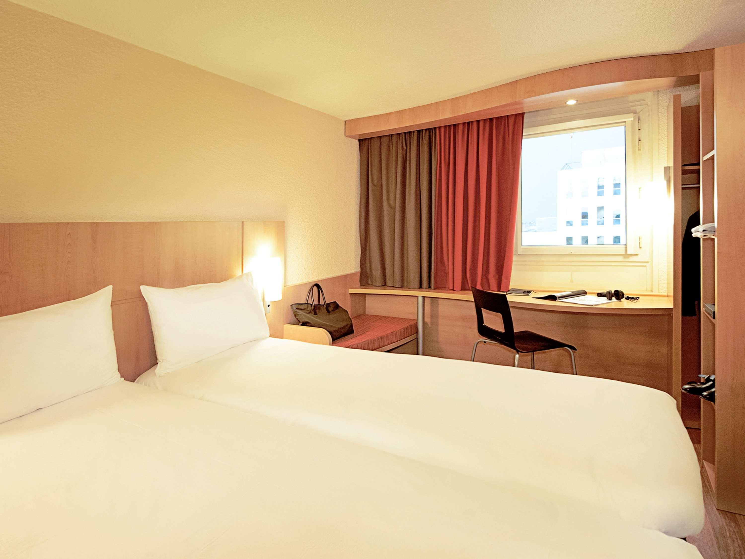 Hotel Ibis Warszawa Ostrobramska Extérieur photo