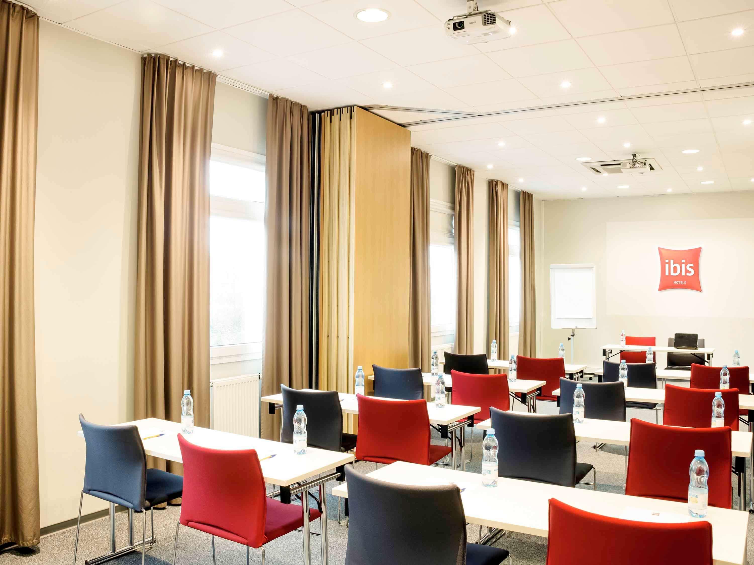 Hotel Ibis Warszawa Ostrobramska Extérieur photo