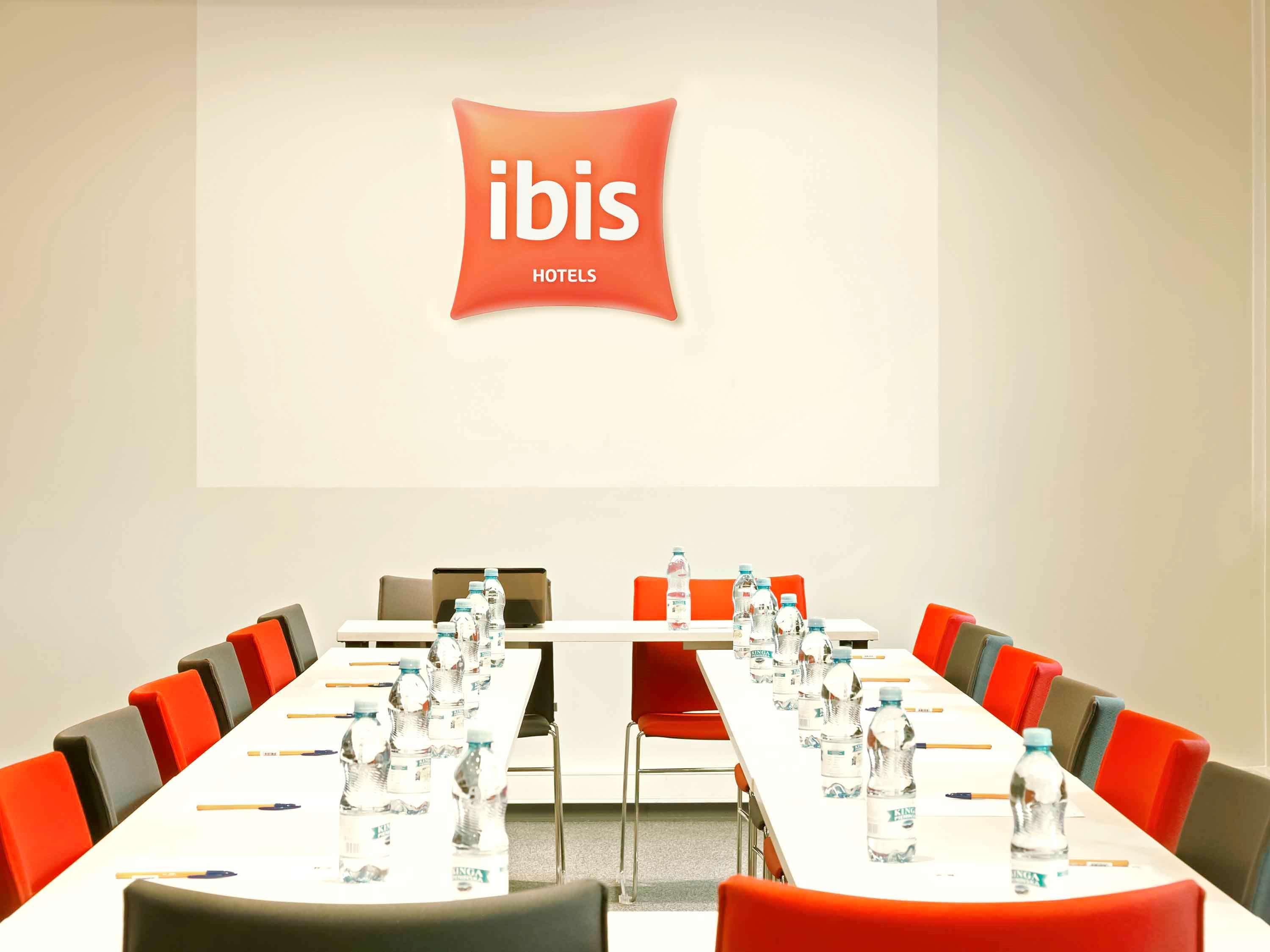Hotel Ibis Warszawa Ostrobramska Extérieur photo